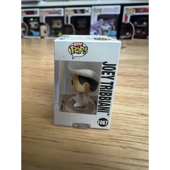 HYPER RARE CHASE BITTY Joey Tribbiani Cowboy Friends 1" Funko Pop #1067 TV Show - Picture 4 of 6